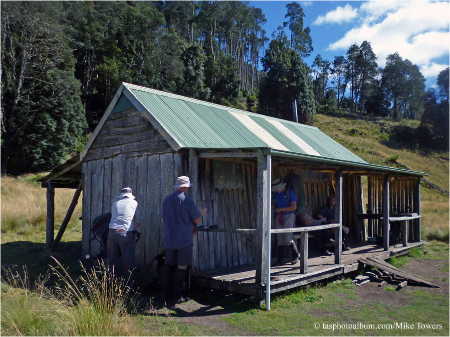 Lees Paddocks Hut